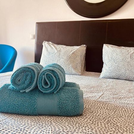 Lagos Main Avenue Studio With Marina View Balcony 외부 사진
