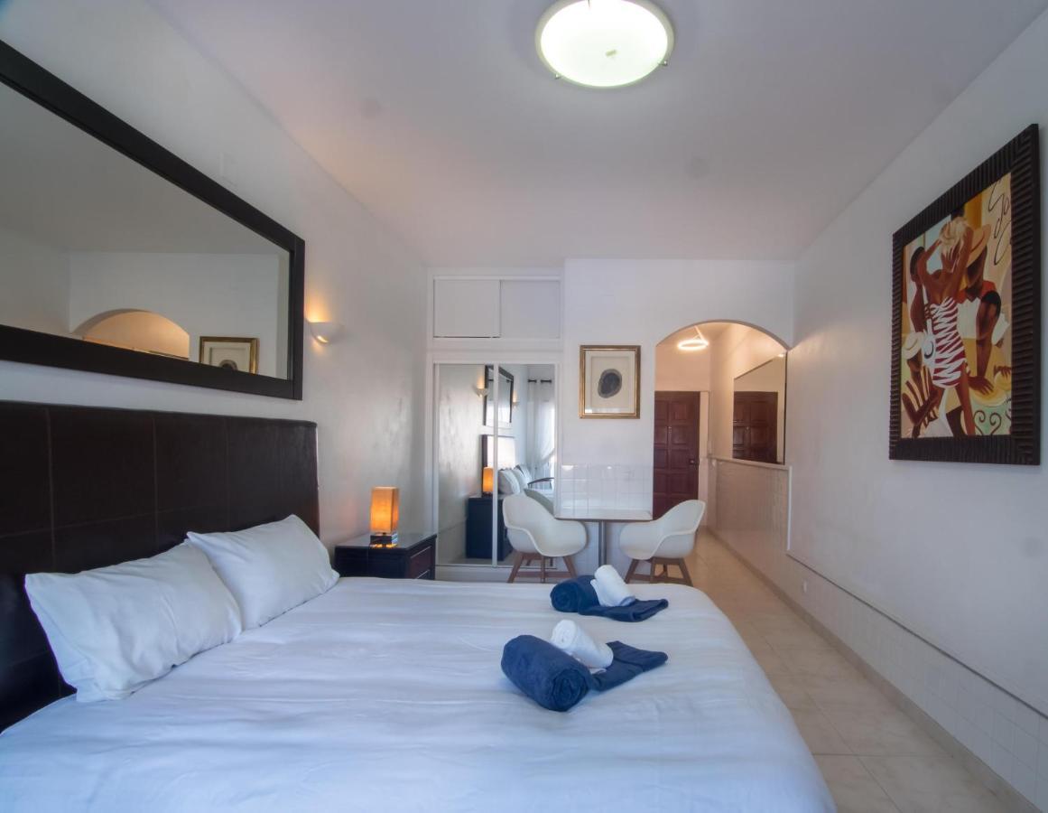Lagos Main Avenue Studio With Marina View Balcony 외부 사진