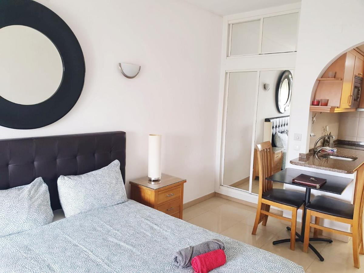 Lagos Main Avenue Studio With Marina View Balcony 외부 사진
