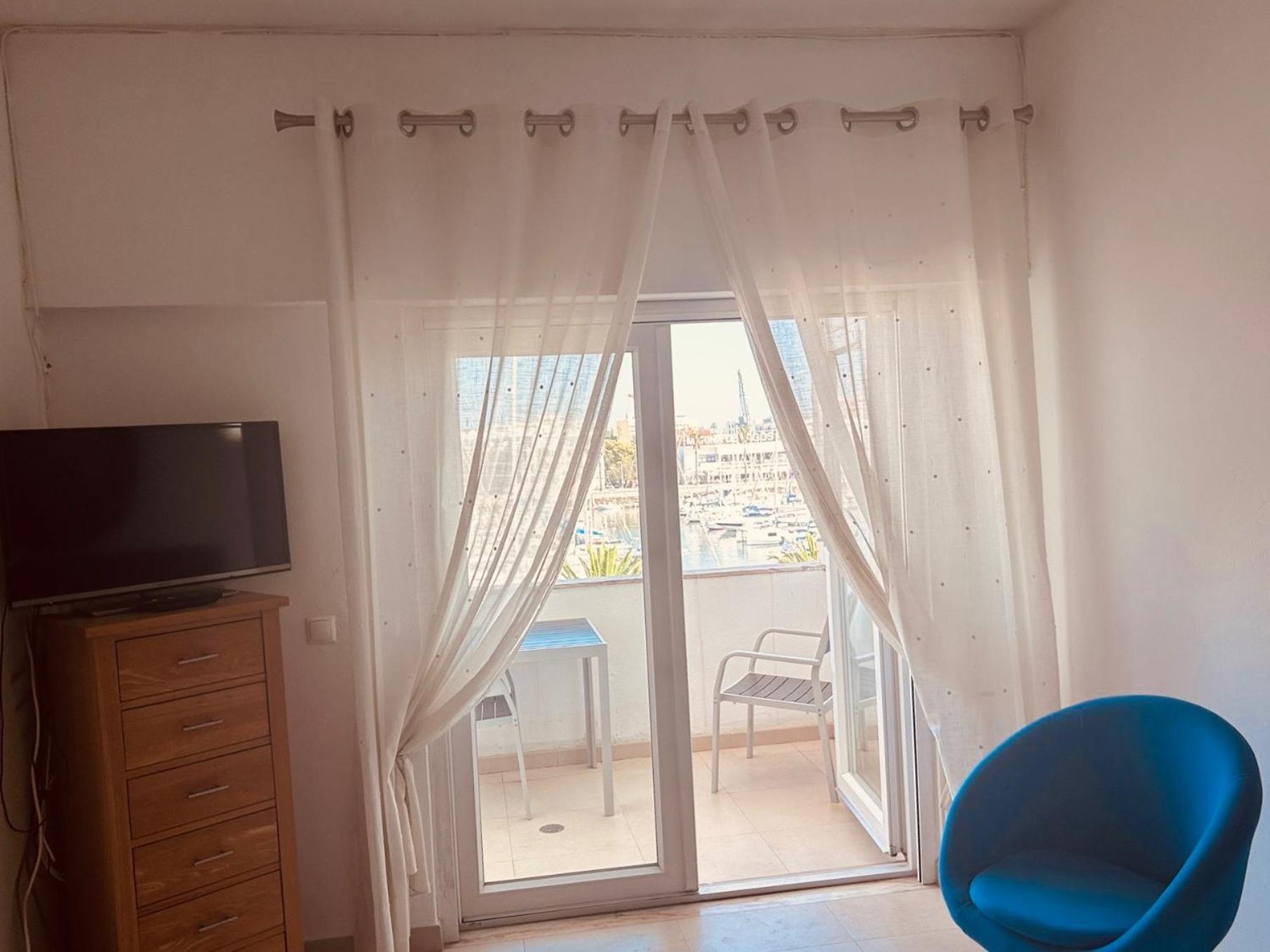 Lagos Main Avenue Studio With Marina View Balcony 외부 사진