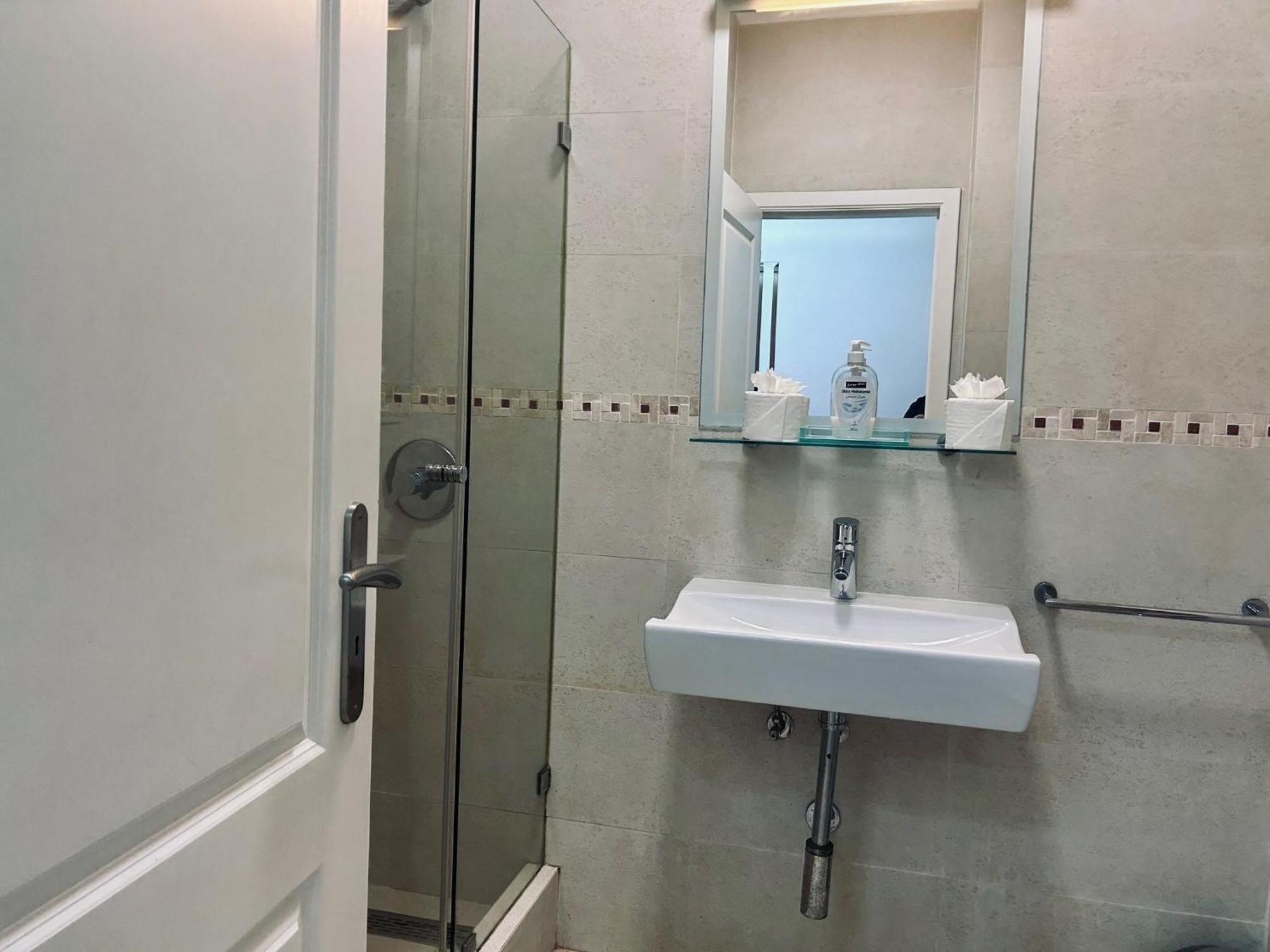 Lagos Main Avenue Studio With Marina View Balcony 외부 사진