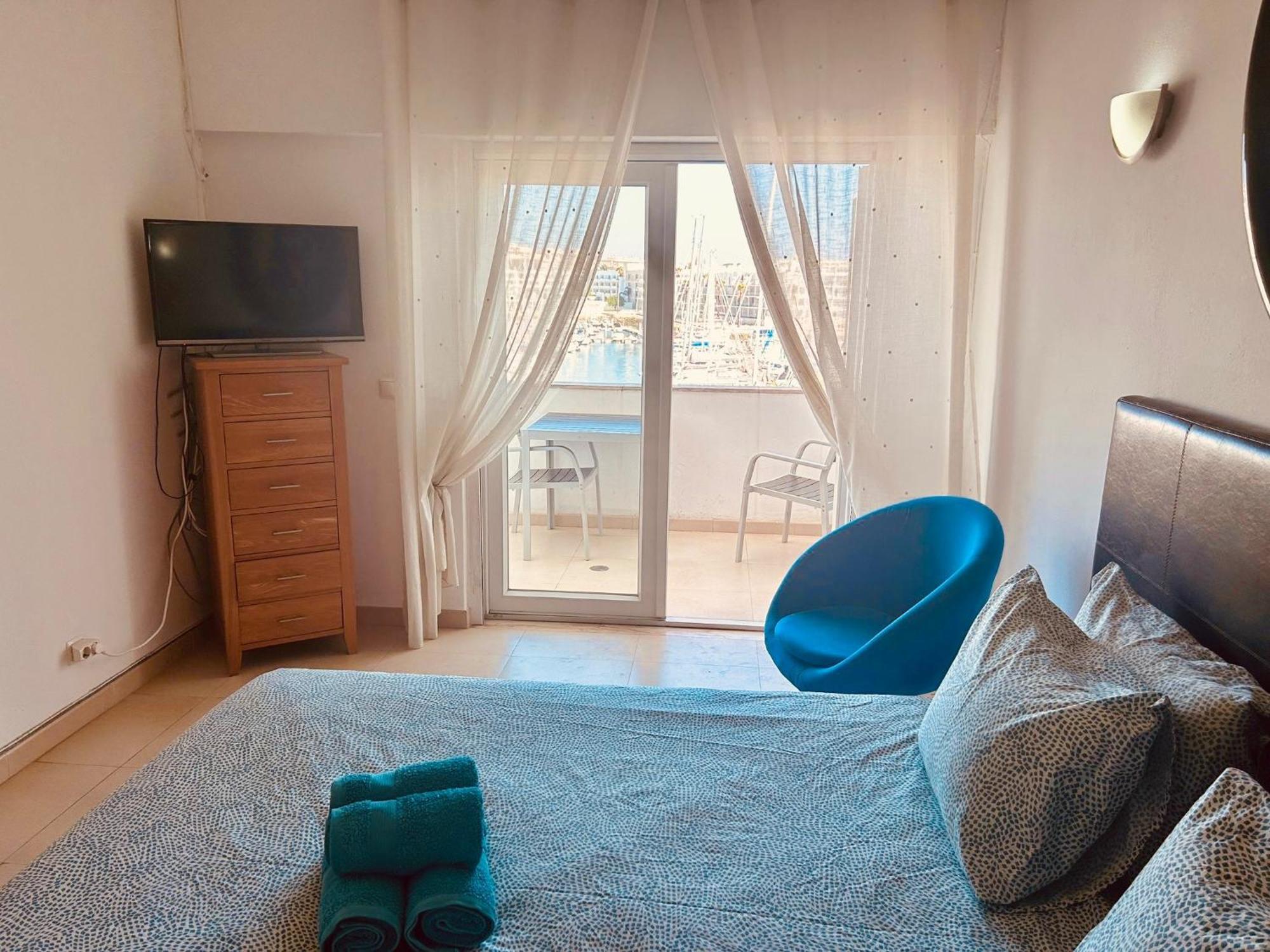 Lagos Main Avenue Studio With Marina View Balcony 외부 사진
